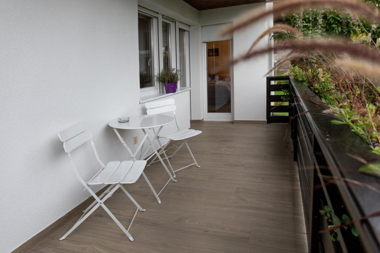 Honey Apartments Zirovnica Exterior photo